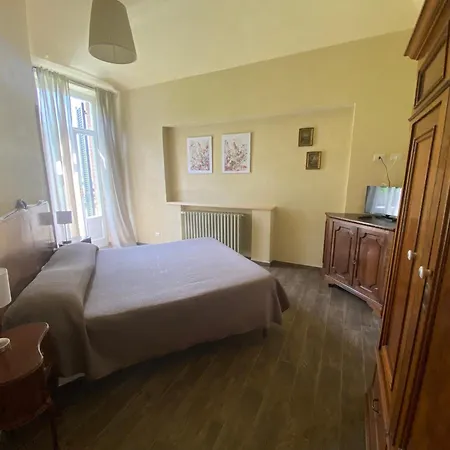 拉弗洛纳切旅馆 Garessio