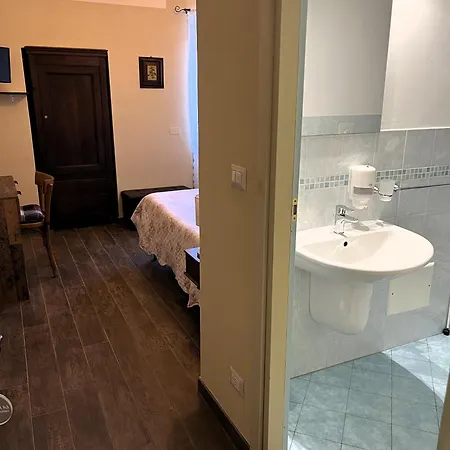 招待所 拉弗洛纳切旅馆