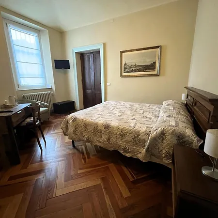 拉弗洛纳切旅馆