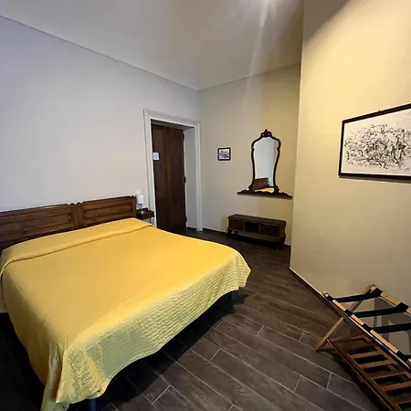 拉弗洛纳切旅馆 3*